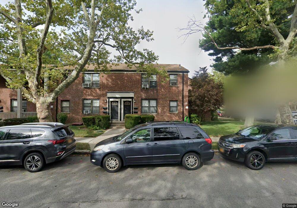 69-02 197th St unit 2, Fresh Meadows, NY 11365 - photo 1