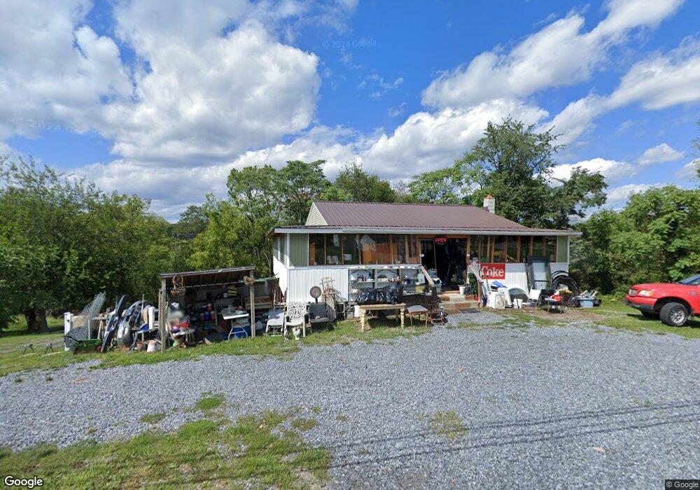 331 Fairview Dr, Berkeley Springs, WV 25411 - photo 1