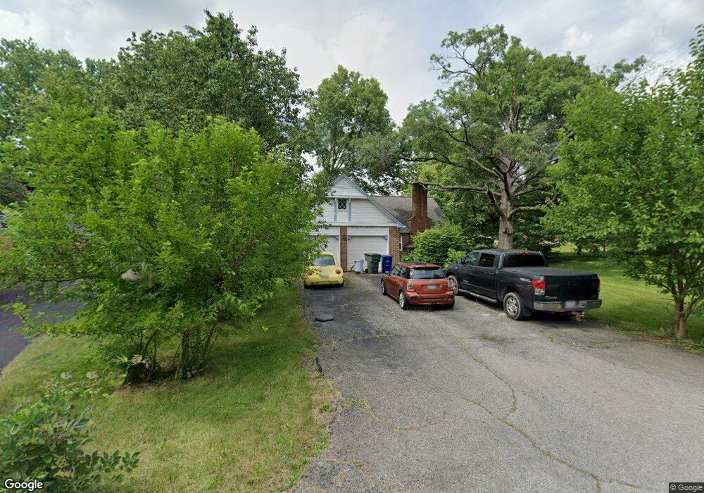 5990 Effingham Rd, Columbus, OH 43213 - photo 1