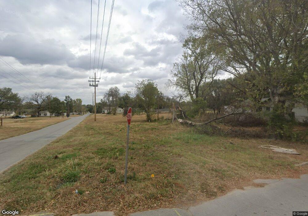 1121 W 1st St, Okmulgee, OK 74447 - photo 1