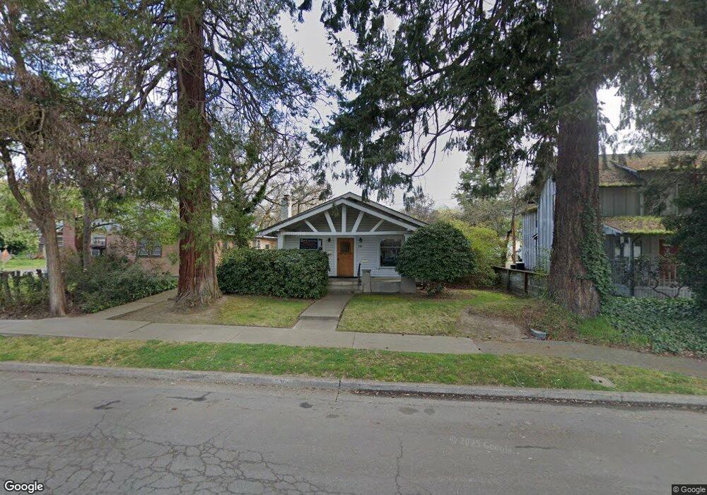 236 NW B St, Grants Pass, OR 97526 - photo 1