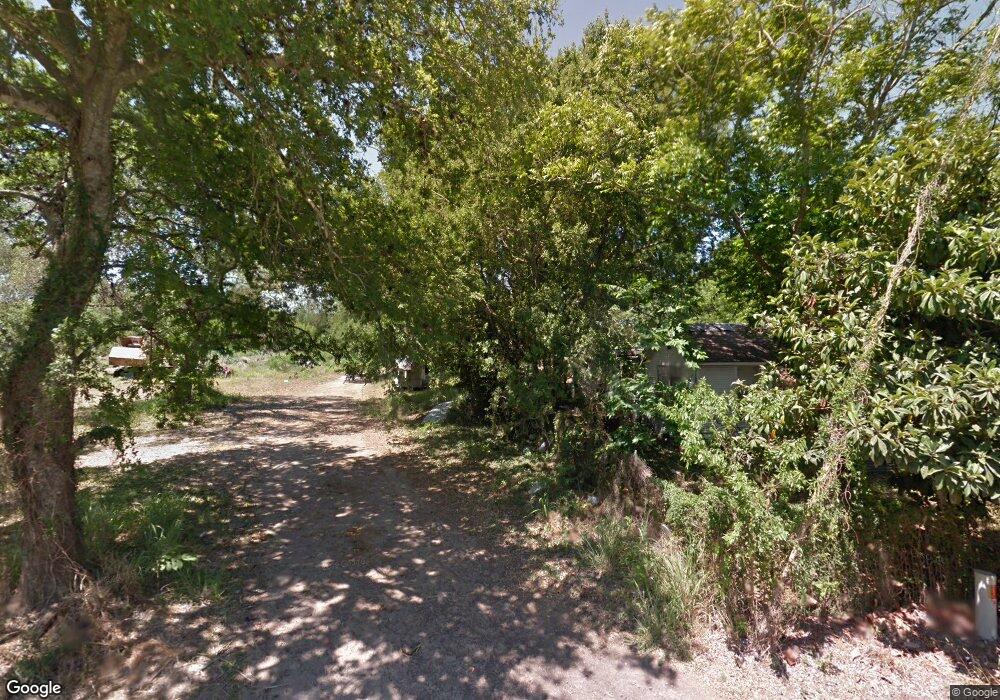 150 Papaya St, Beeville, TX 78102 - photo 1