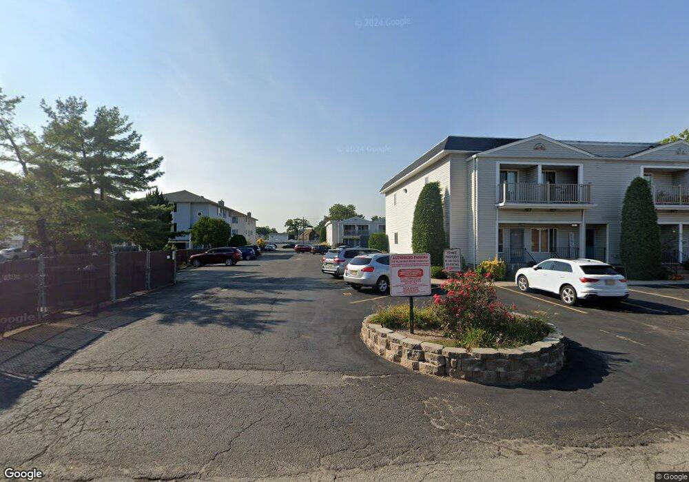 3 Willow Wood Square, East Rutherford, NJ 07073 - photo 1