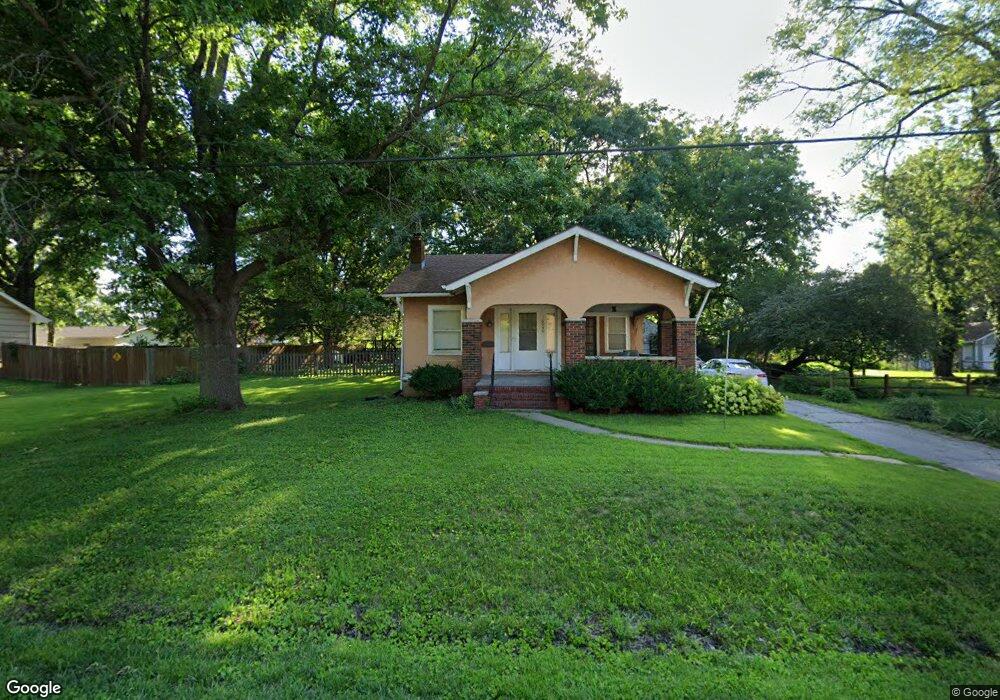 6040 Monrovia St, Shawnee, KS 66216 - photo 1