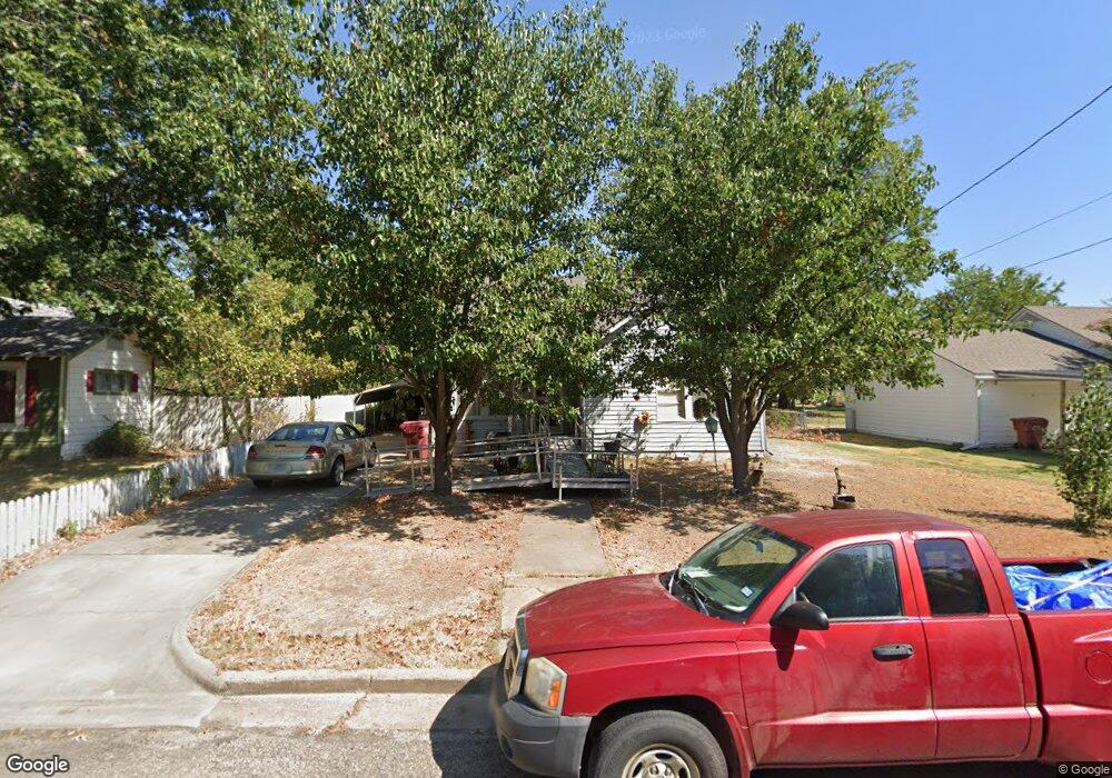 617 E 12th St, Bonham, TX 75418 - photo 1