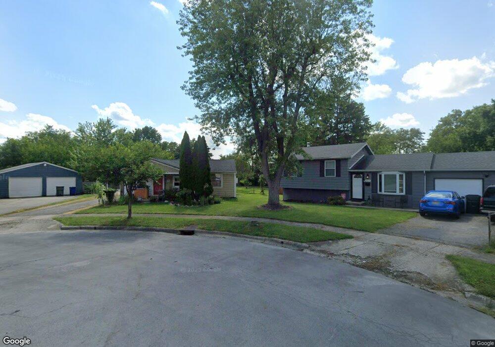 4933 Fox Ridge Ct, Columbus, OH 43228 - photo 1