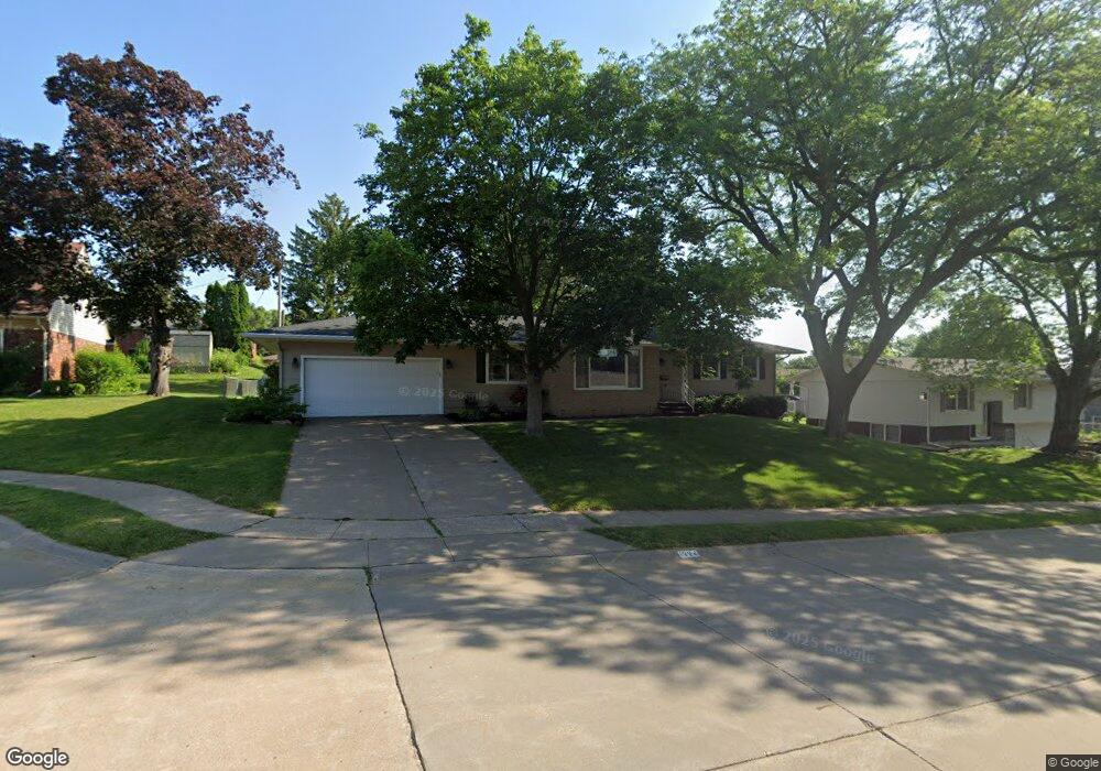 1324 Hayes Ct, Davenport, IA 52804 - photo 1