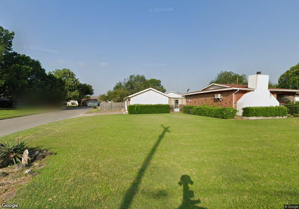 8132 Newman Dr, North Richland Hills, TX 76180 - photo 1