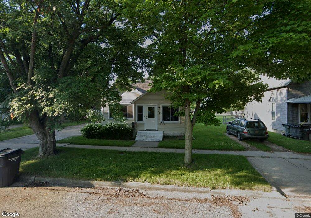 208 Sycamore St E, Three Oaks, MI 49128 - photo 1