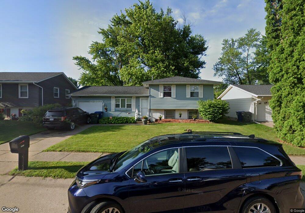 1805 W 55th St, Davenport, IA 52806 - photo 1