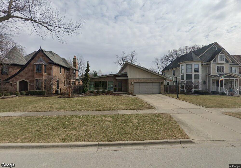 319 S Kenmore Ave, Elmhurst, IL 60126 - photo 1
