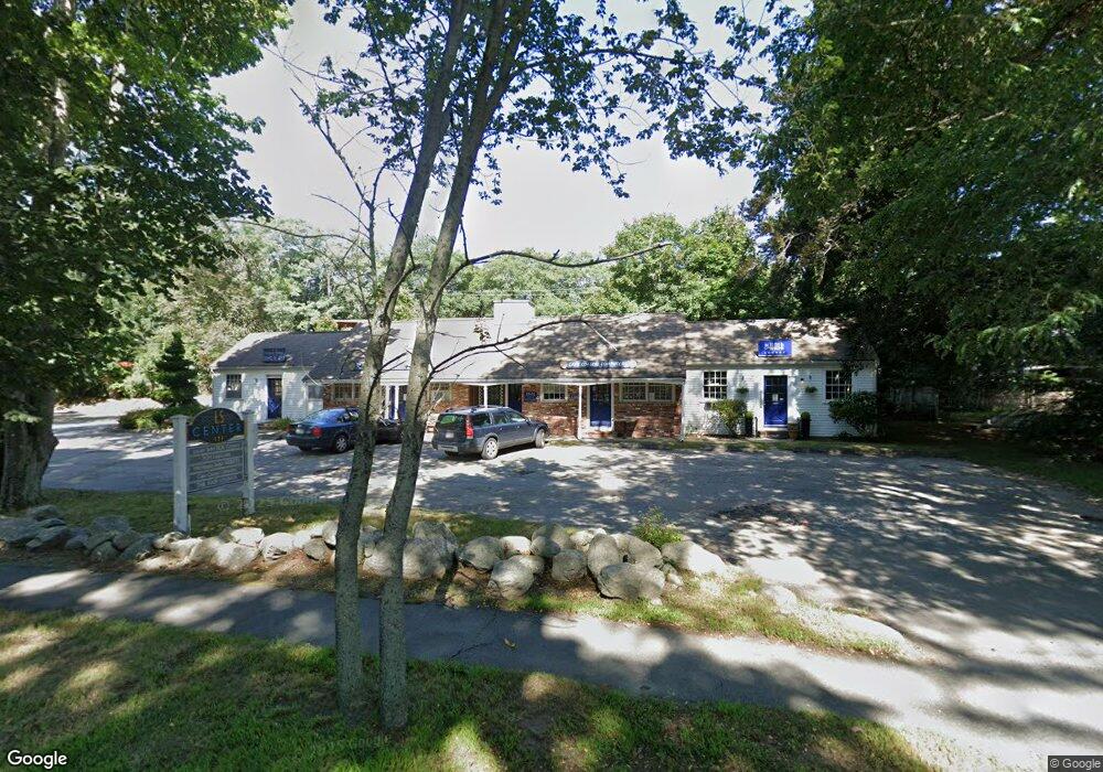 121 Locust St, Falmouth, MA 2540 - photo 1