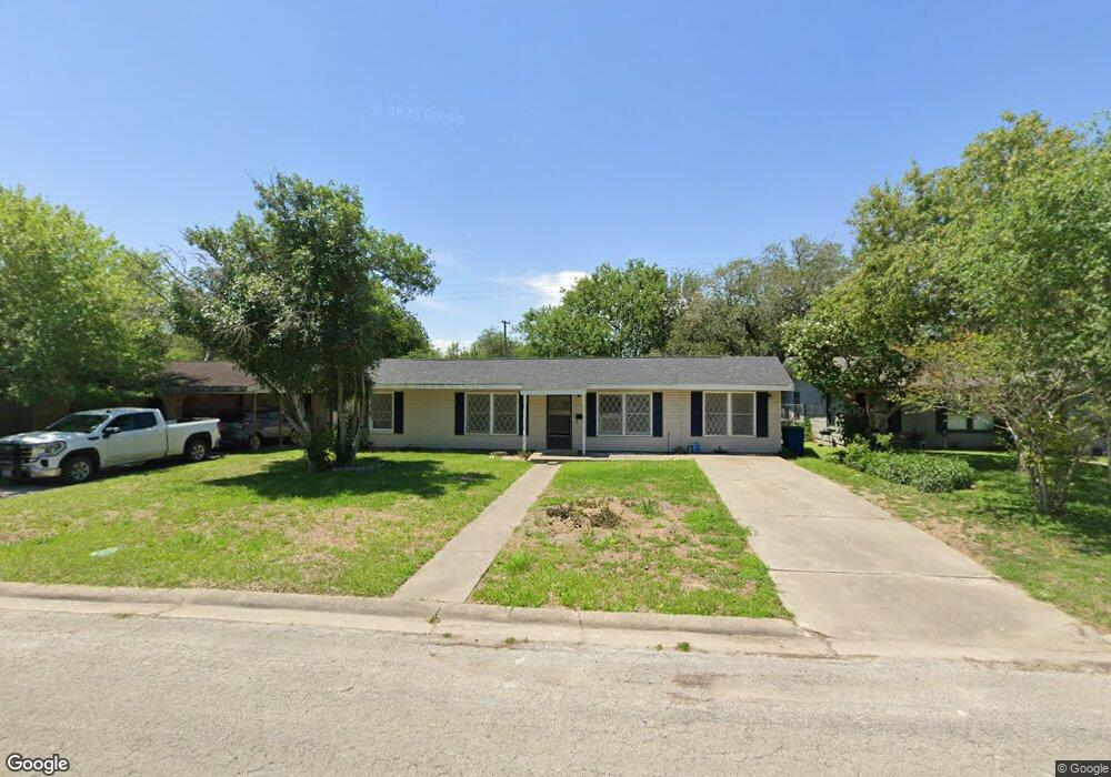 1307 Retama St, Beeville, TX 78102 - photo 1