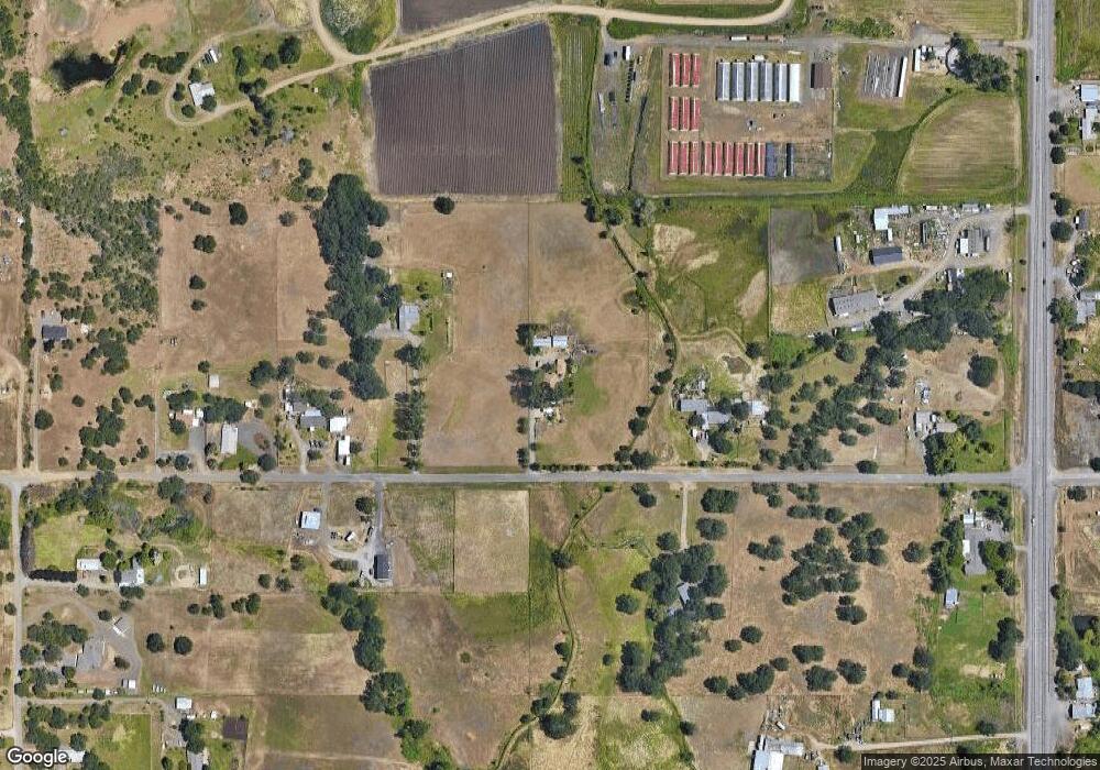 250 W Rolling Hills Dr, Eagle Point, OR 97524 - photo 1