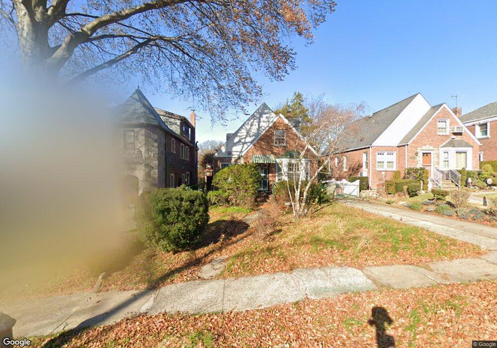 18619 Radnor Rd, Jamaica, NY 11432 - photo 1