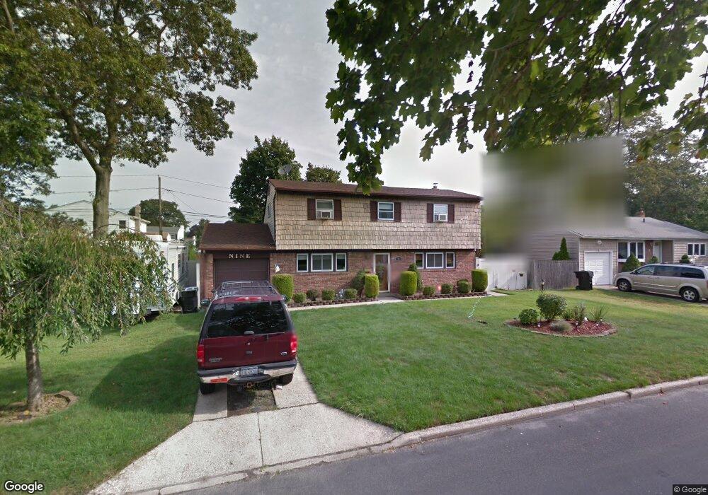 9 Franklin St, Islip, NY 11751 - photo 1