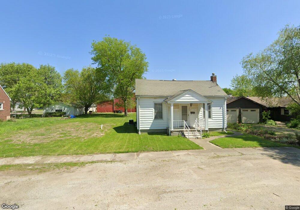 1113 Clinton St, Lincoln, IL 62656 - photo 1
