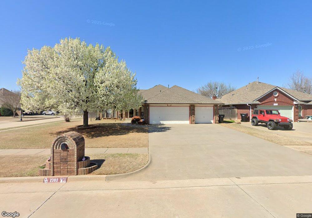 1701 SE 2nd St, Moore, OK 73160 - photo 1