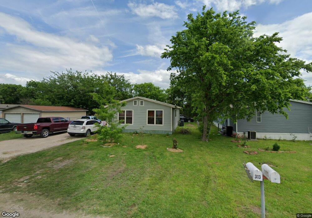 313 Beverly Dr, Ennis, TX 75119 - photo 1