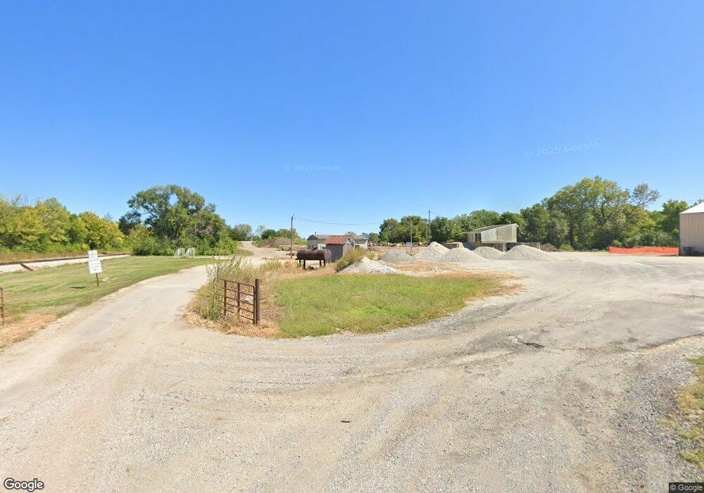 211 E South Central Ave, Tuscola, IL 61953 - photo 1