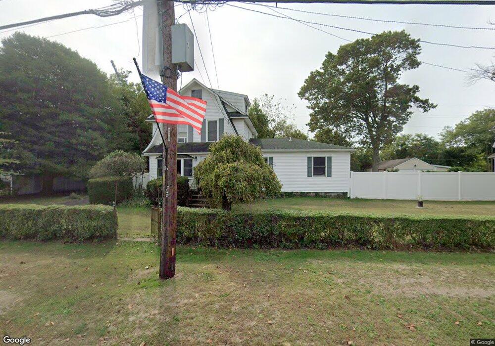 478 Moffitt Blvd, Islip, NY 11751 - photo 1