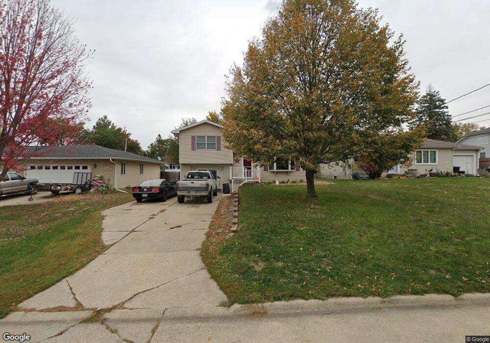 914 W 7th St S, Newton, IA 50208 - photo 1