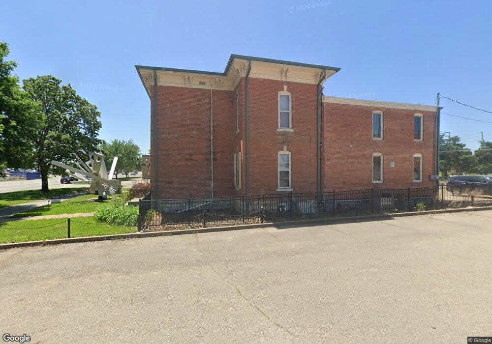 917 SW Topeka Blvd, Topeka, KS 66612 - photo 1