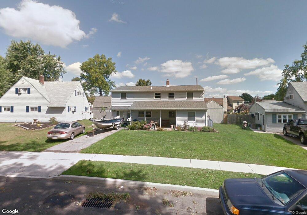 10 Rustleaf Ln, Levittown, PA 19055 - photo 1