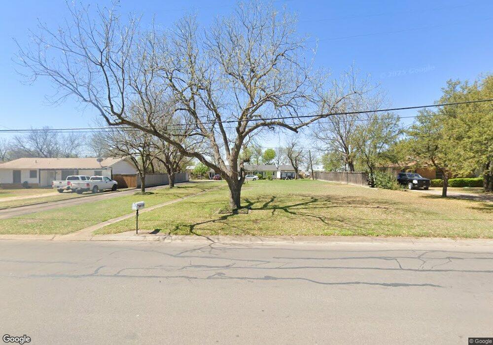 1211 Grand Ave, Cleburne, TX 76033 - photo 1