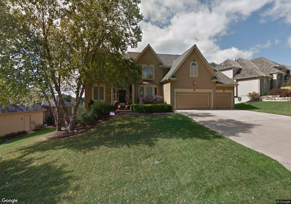 7406 Richards Dr, Shawnee, KS 66216 - photo 1