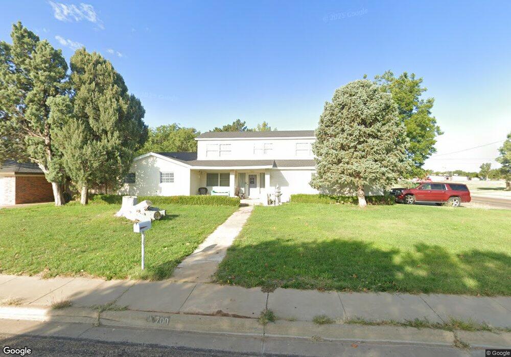 700 Phillips Dr, Dumas, TX 79029 - photo 1