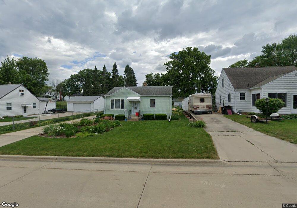 1402 W 7th St, Cedar Falls, IA 50613 - photo 1