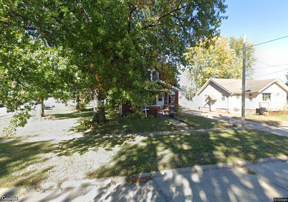 612 N 9th Ave E, Newton, IA 50208 - photo 1