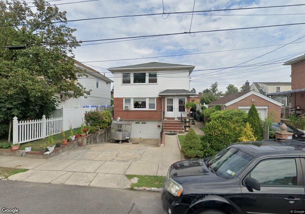 135-19 62nd Rd, Flushing, NY 11367 - photo 1
