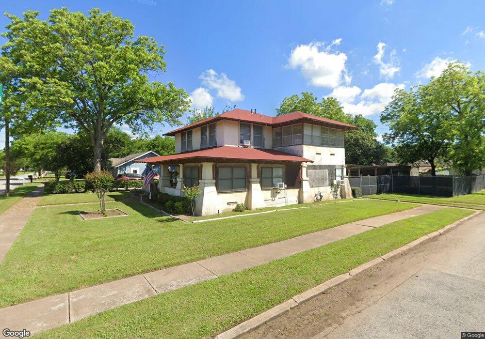 302 N Pendell Ave, Cleburne, TX 76033 - photo 1