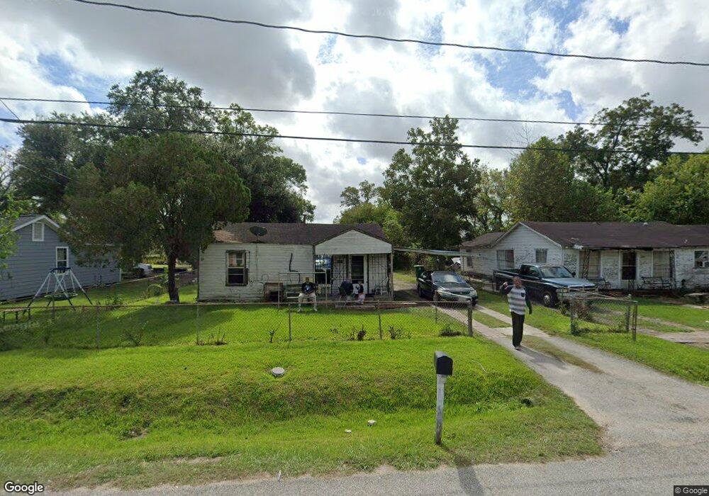 6914 Kittridge St, Houston, TX 77028 - photo 1