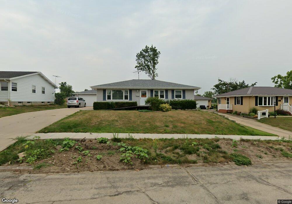 2607 Teresa Dr SW, Cedar Rapids, IA 52404 - photo 1