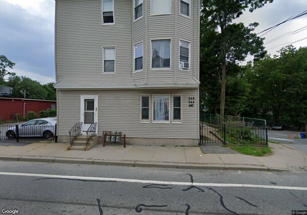 942 Mendon Rd, Cumberland, RI 02864 - photo 1