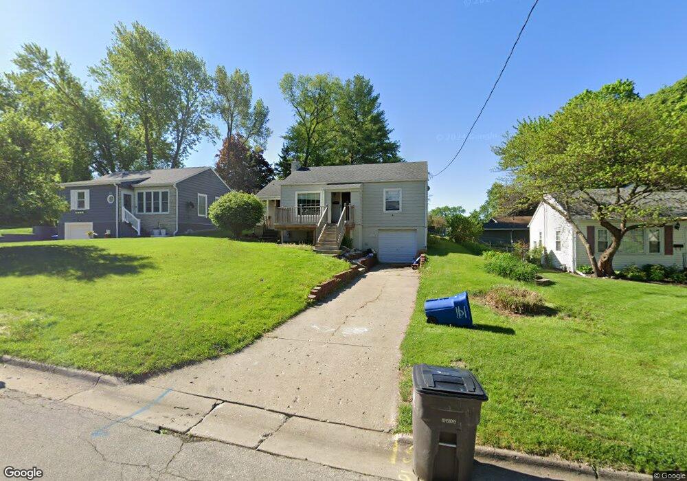 6012 Carpenter Ave, Des Moines, IA 50311 - photo 1