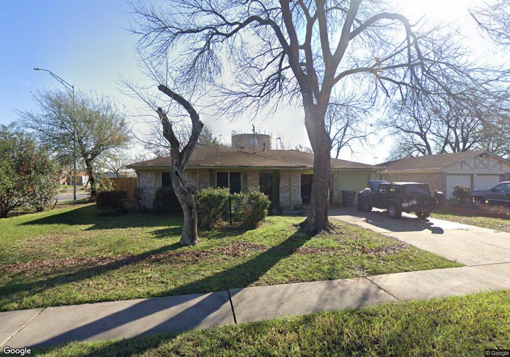 8922 Sunnywood Dr, Houston, TX 77088 - photo 1