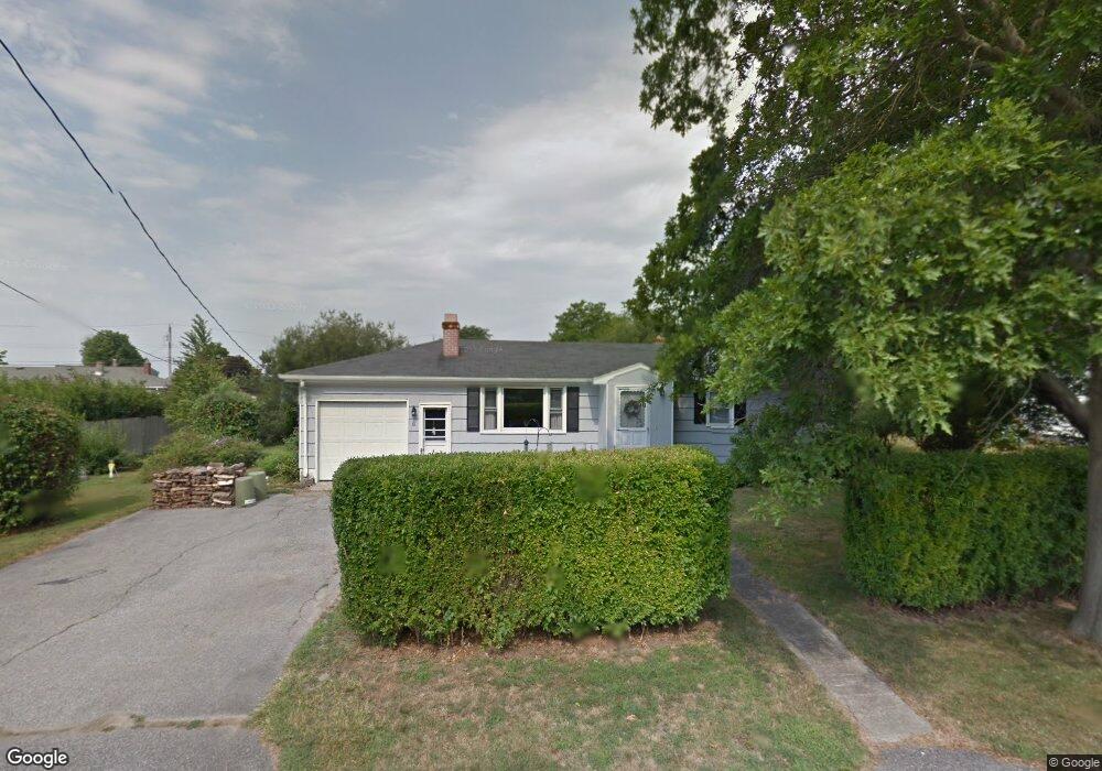 8 Cedar Ave, Middletown, RI 02842 - photo 1