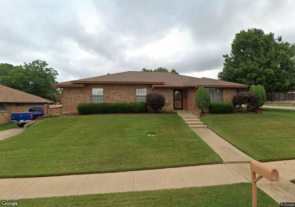 937 Clear View Dr, Bedford, TX 76021 - photo 1