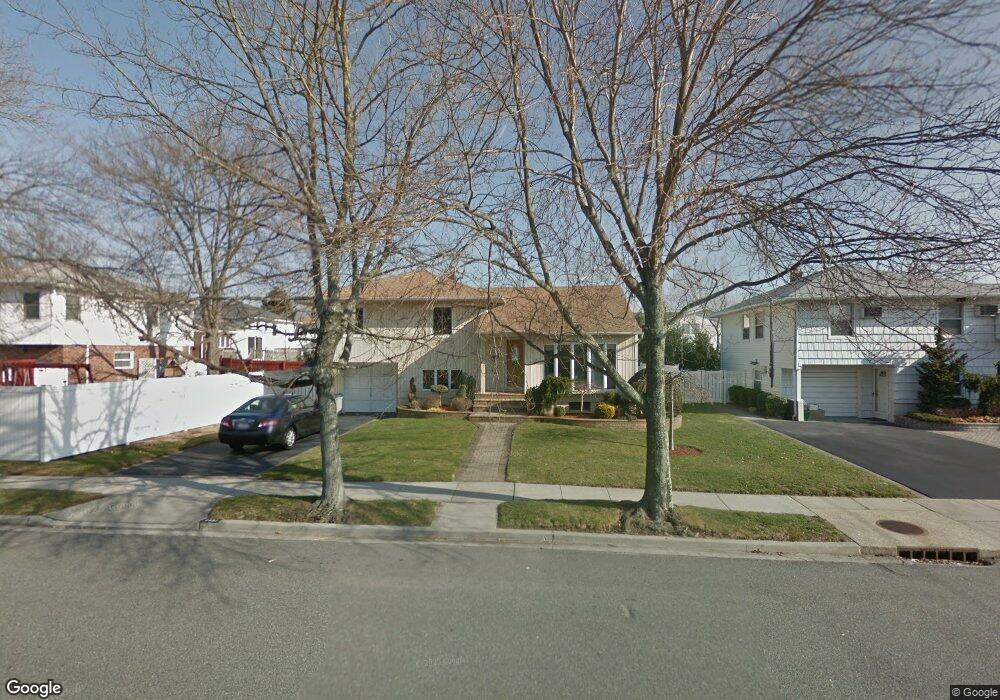 2821 Wynsum Ave, Merrick, NY 11566 - photo 1