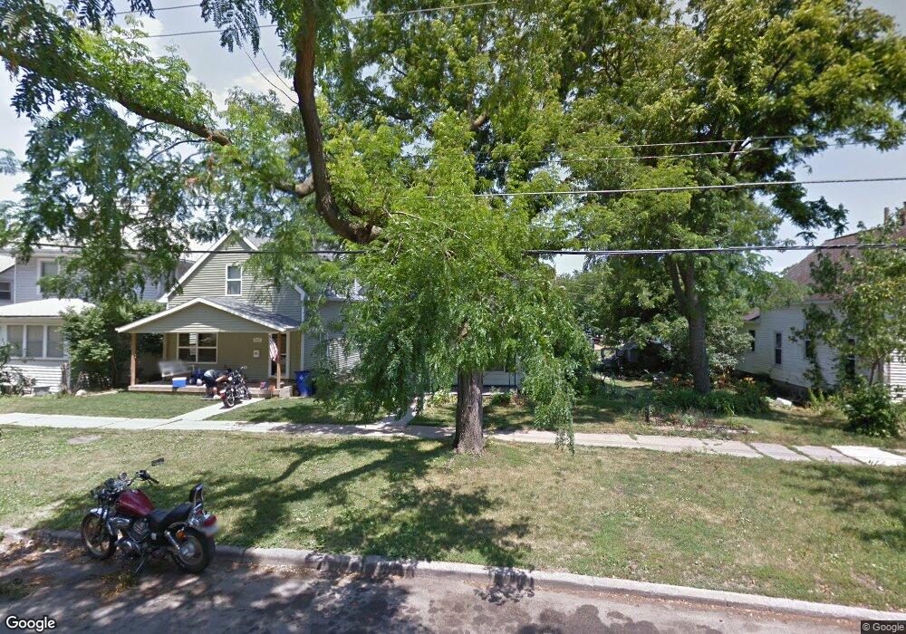 221 11th St NW, Cedar Rapids, IA 52405 - photo 1