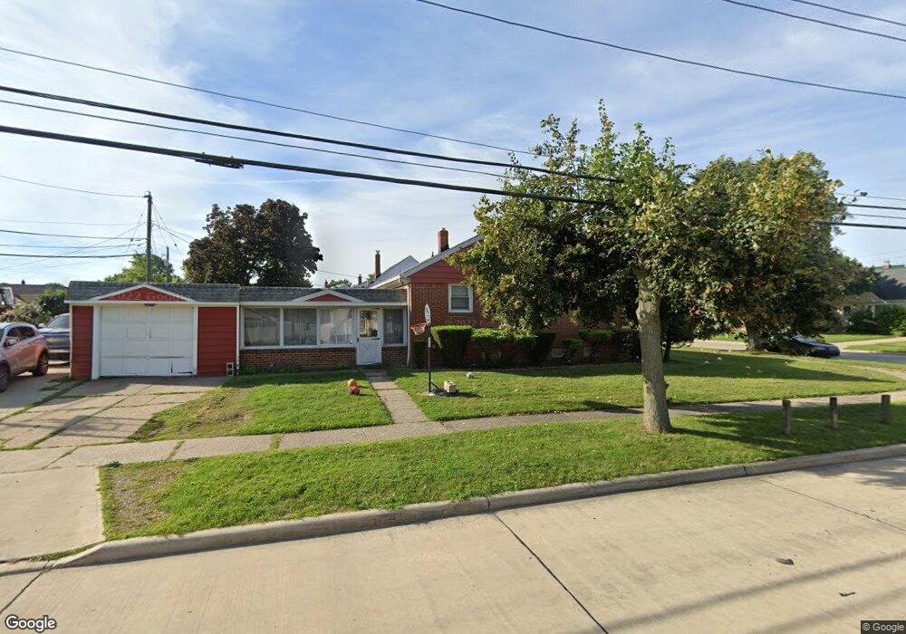 2143 E 290th St, Wickliffe, OH 44092 - photo 1