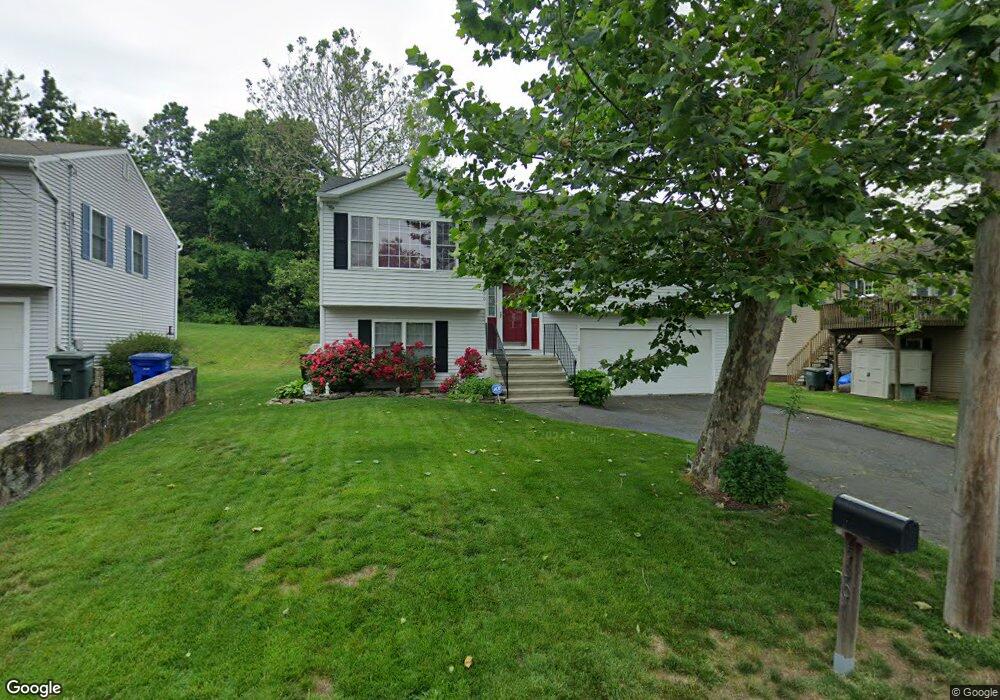 530 Saunders Ave, Bridgeport, CT 06606 - photo 1
