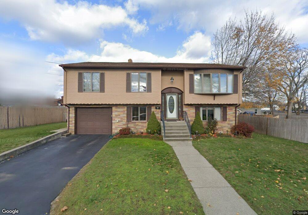 17 Heath St, Riverside, RI 02915 - photo 1