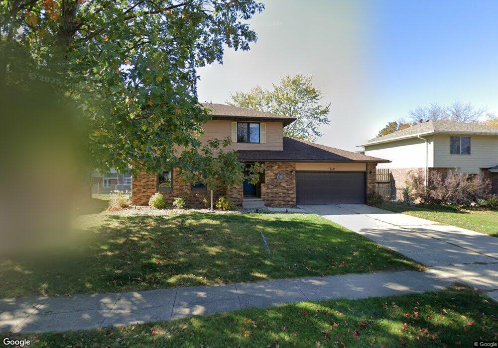 719 E 17th St N, Newton, IA 50208 - photo 1