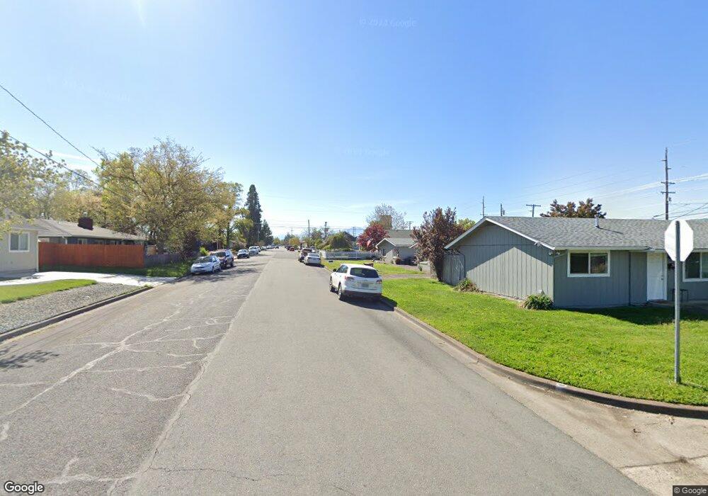 82 Maple St, Central Point, OR 97502 - photo 1