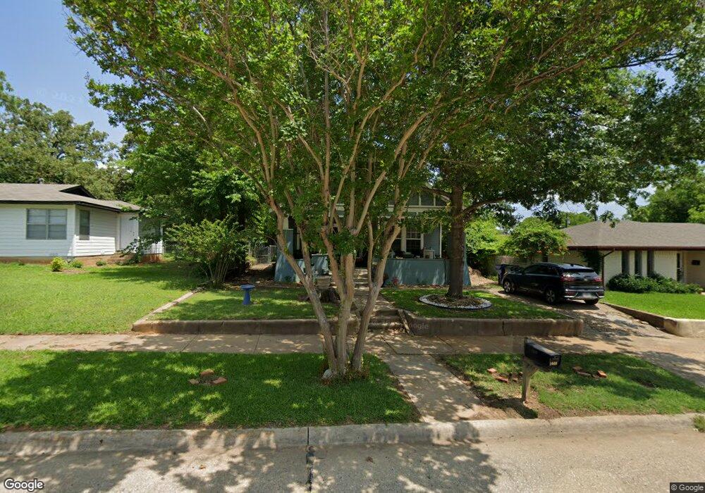 1009 W Shepherd St, Denison, TX 75020 - photo 1